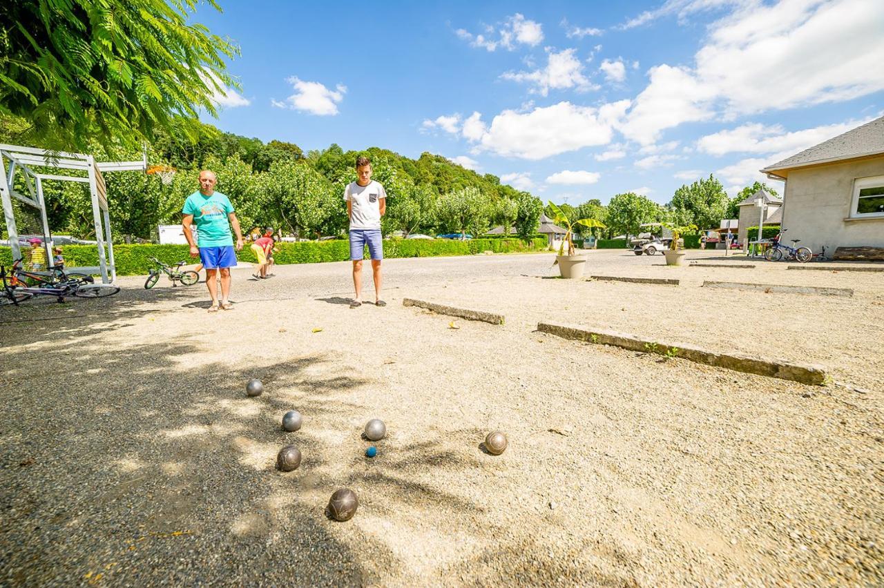 Camping Le Monloo Bagnères-de-Bigorre Exteriör bild